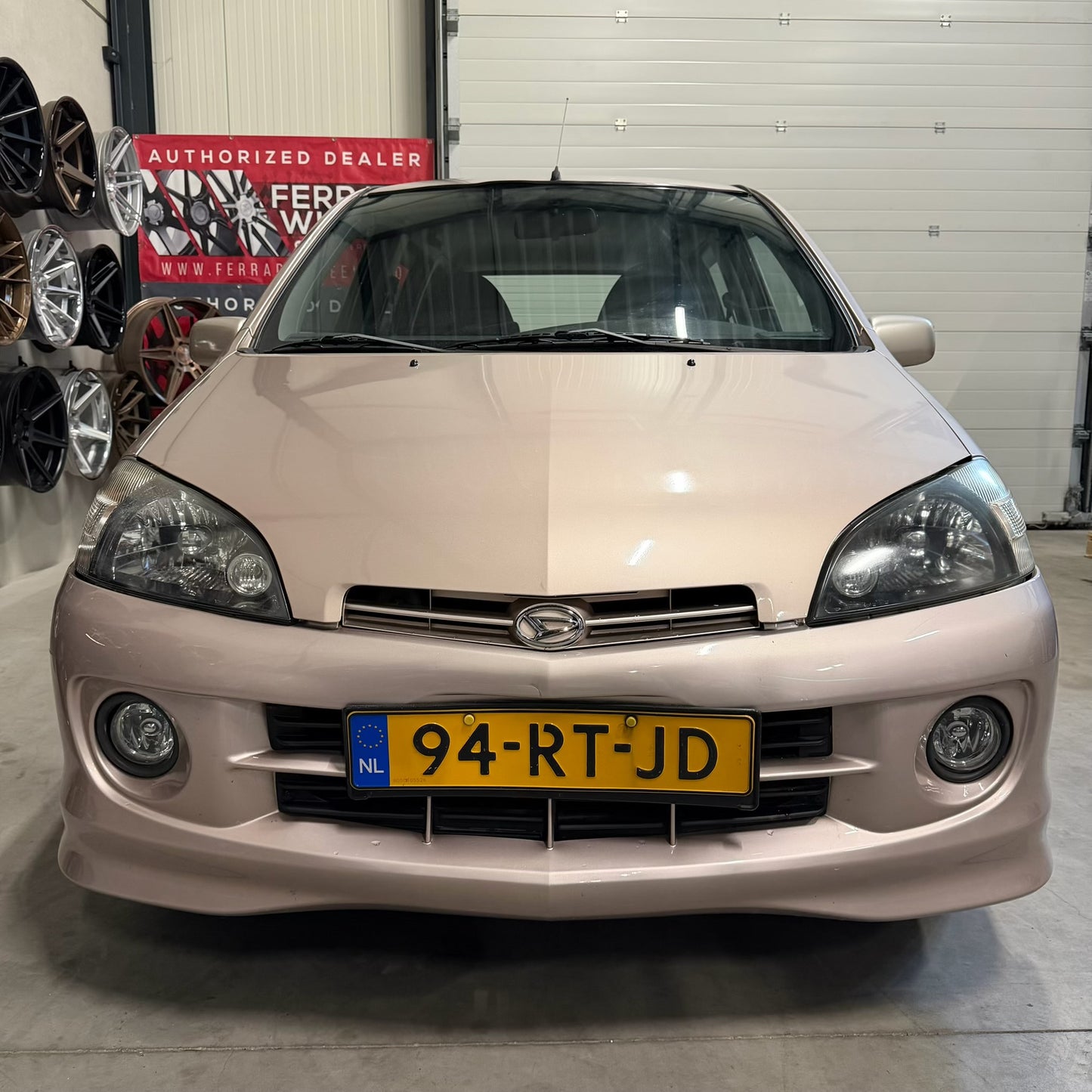 Daihatsu Yrv