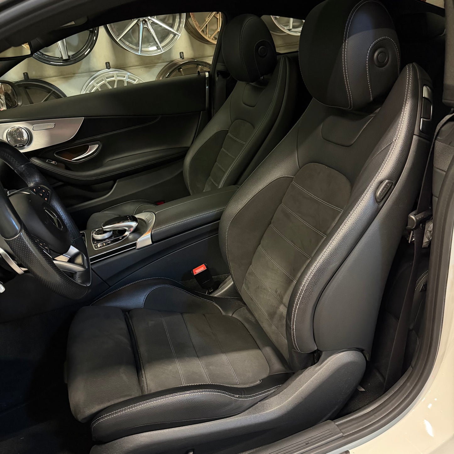 Mercedes Benz C180 Coupé Amg Line Pano 20 inch Elektrische stoelen